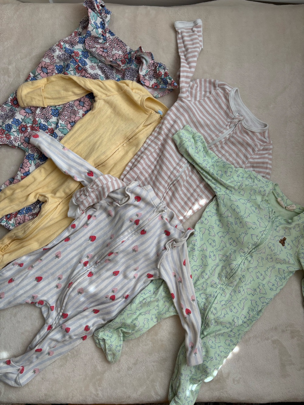 Baby girl lot of 5 sleepers size 3-6 month gap old navy Romper Jessica Simpson